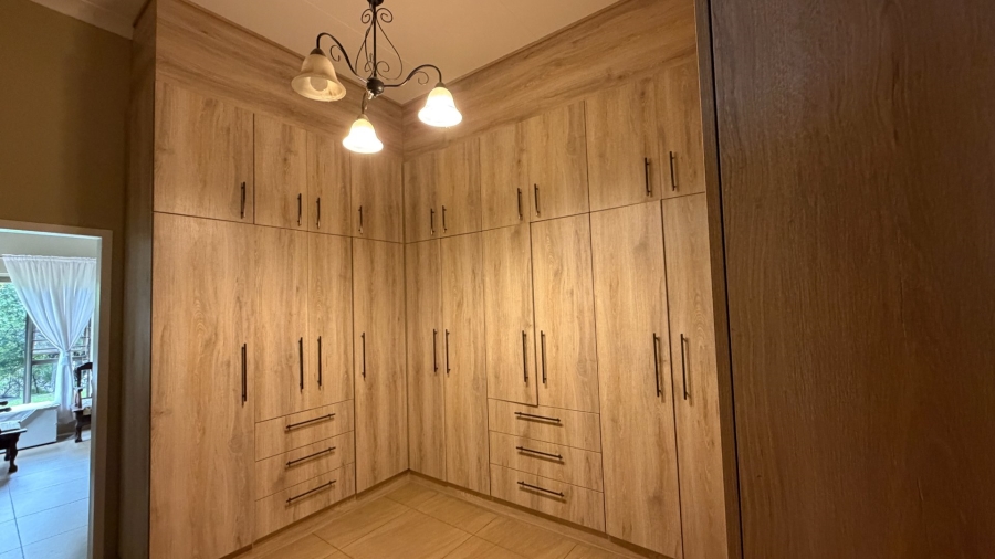 4 Bedroom Property for Sale in Viljoenskroon Rural Free State